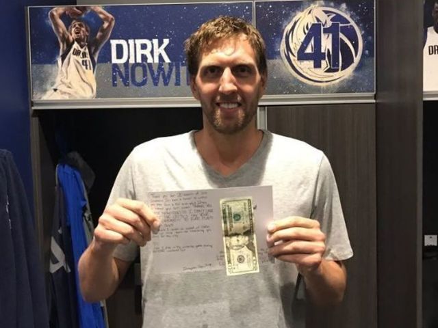 Look: Nowitzki gets lunch money from fan for 6 years of 'taking discounts'