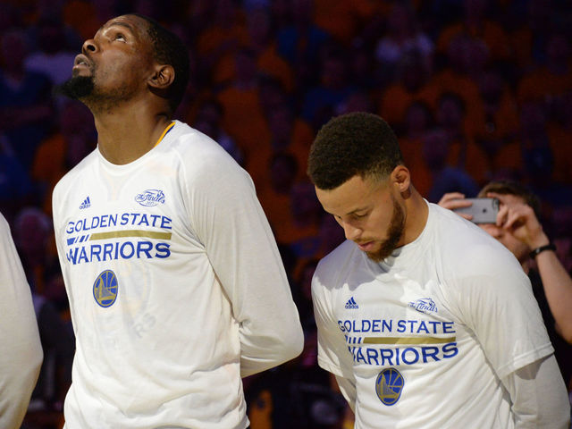 NBA issues memo reiterating players, coaches must stand for anthem