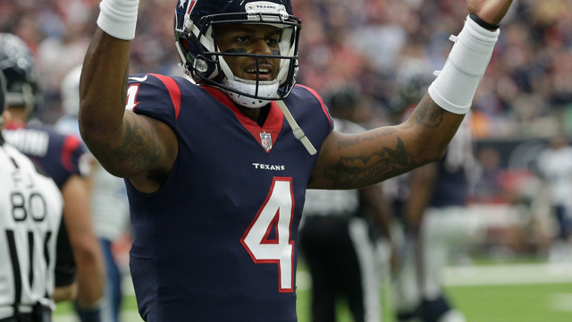 Look: Deshaun Watson arrives to game in Warren Moon jersey