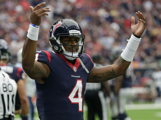 Look: Deshaun Watson arrives to game in Warren Moon jersey