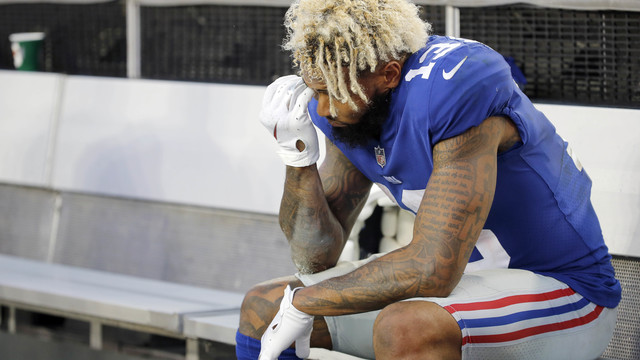 Beckham dislocated finger, tweaked ankle injury in loss