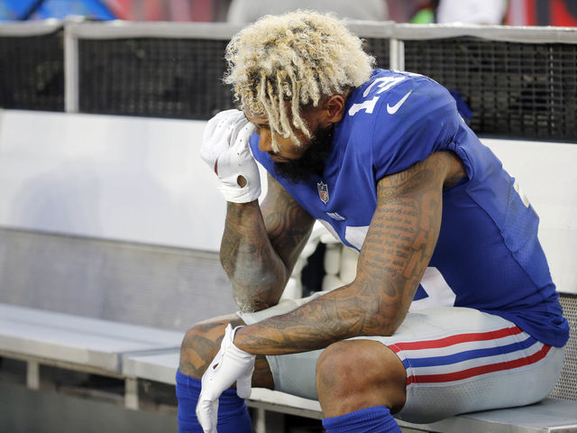Beckham dislocated finger, tweaked ankle injury in loss