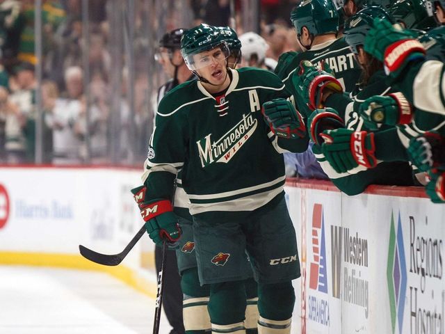 Wild's Parise to miss at least 2 games with back issue