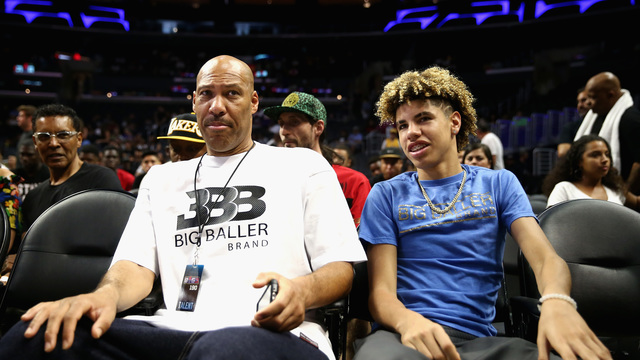 LaVar Ball to pull LaMelo out of school, calls coaches 'knuckleheads'
