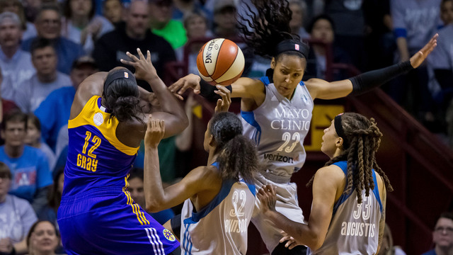 Moore's dagger gives Lynx WNBA championship over Sparks