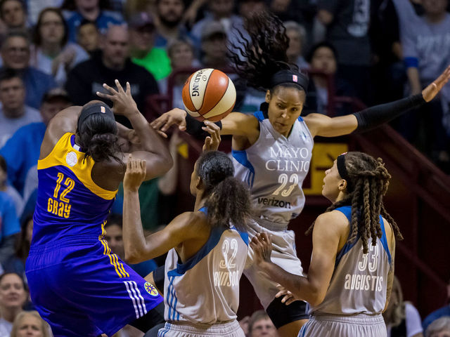 Moore's dagger gives Lynx WNBA championship over Sparks