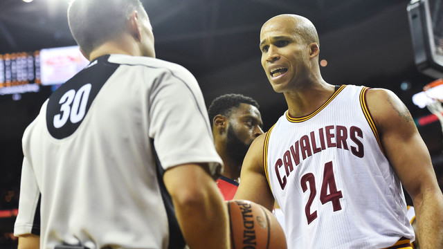 Cavs agree to trade Jefferson, Felder to Hawks