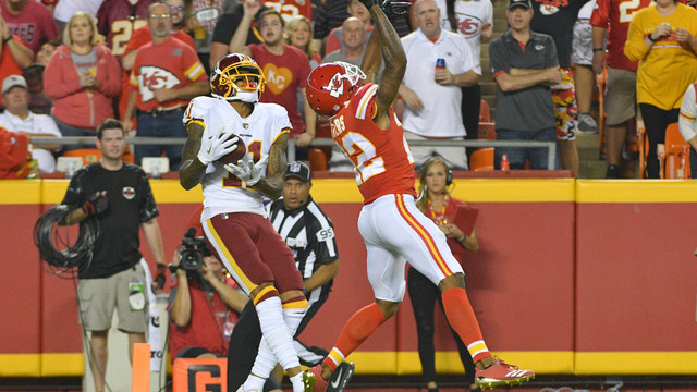 Report: NFL reviewing incident between Terrelle Pryor, Chiefs fans
