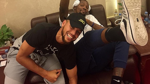 Curry quashes 'Sneaker Wars' controversy with KD