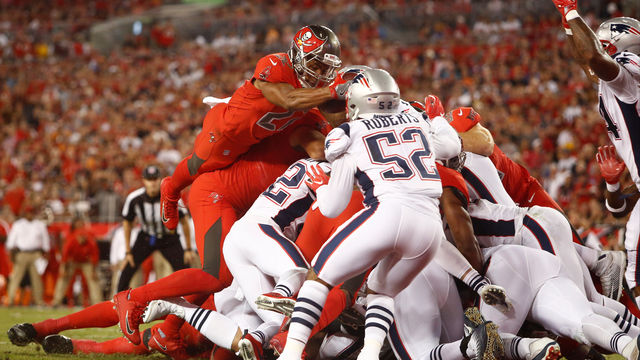 Watch: Martin dives over pile for 1st post-suspension TD