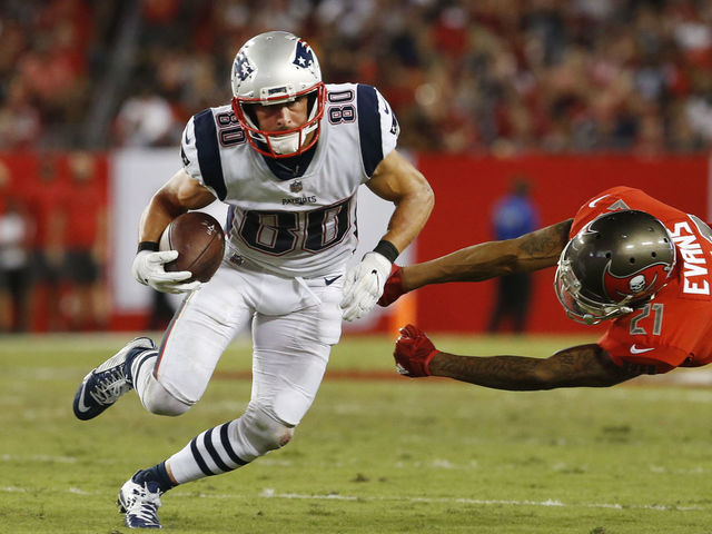 Patriots escape with win over Bucs in sloppy Thursday nighter
