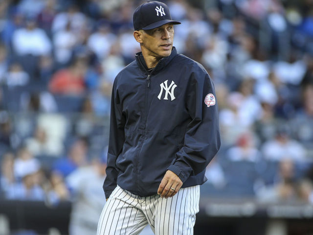 Girardi goofed in Game 2, but didn't deserve boos at home