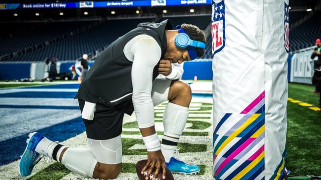 Look: Cam Newton wears 'Pray For Vegas' cleats