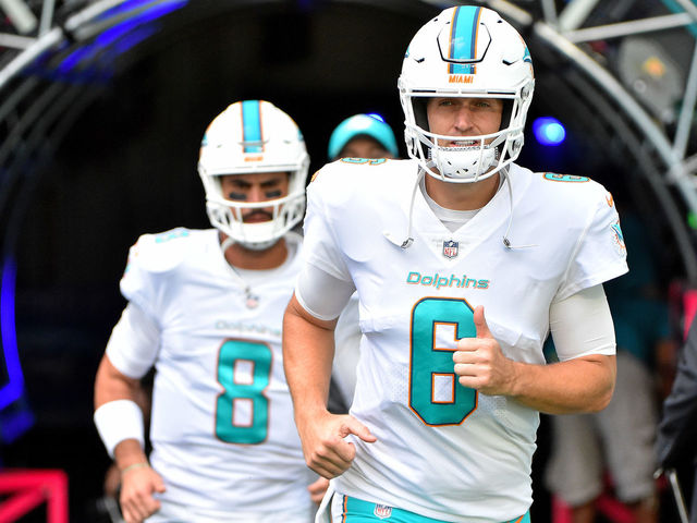 Cutler taken to locker room with chest injury