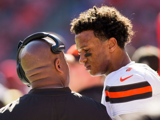 Browns bench Kizer in favor of Hogan after dismal 1st half