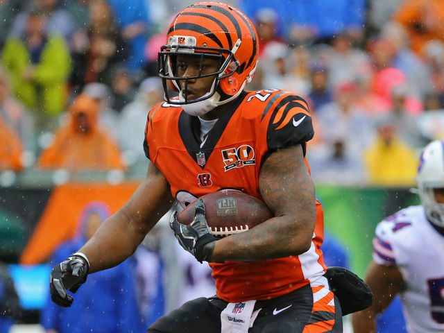 Bengals' Mixon frustrated by lack of touches, points to Bell's workload