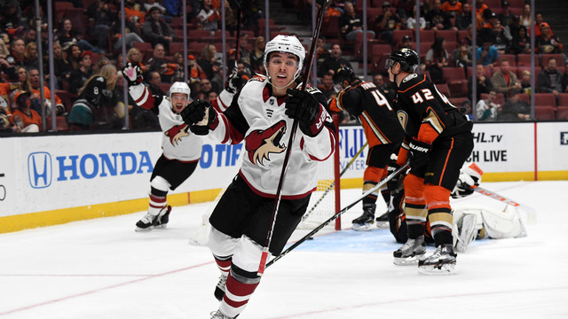 Keller, Hischier labeled early Calder favorites by oddsmakers