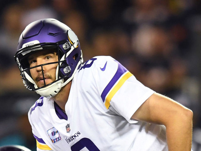 Report: Vikings' Bradford sought new treatment on knee