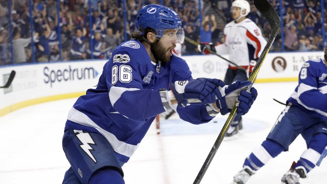 Lightning's Kunitz ranks Kucherov among hockey's elite