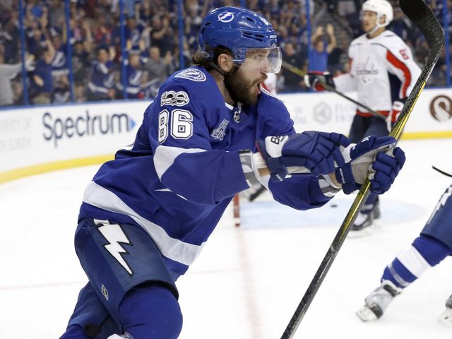 Lightning's Kunitz ranks Kucherov among hockey's elite