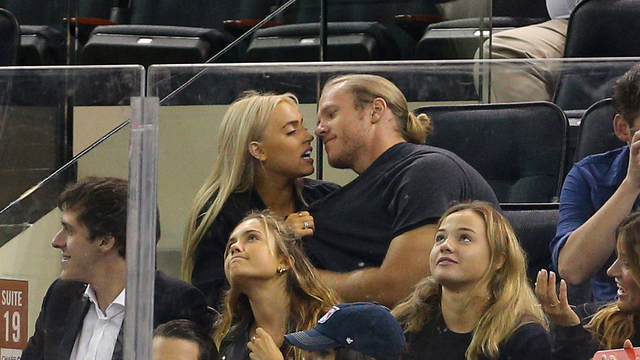 Watch: Thor savors hockey, girlfriend's fingers during Rangers game