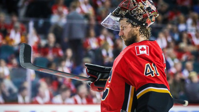 Flames' offseason gamble on Mike Smith paying early dividends