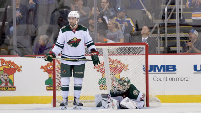 Cap crunch leaves Wild playing short