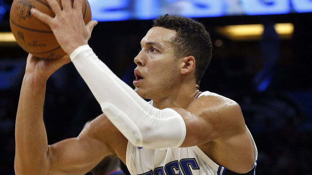Magic's Aaron Gordon shows solidarity with journalist Aaron Gordon