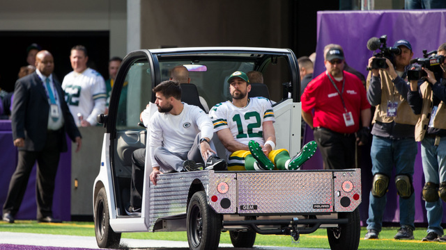 Rodgers could miss rest of season with broken collarbone