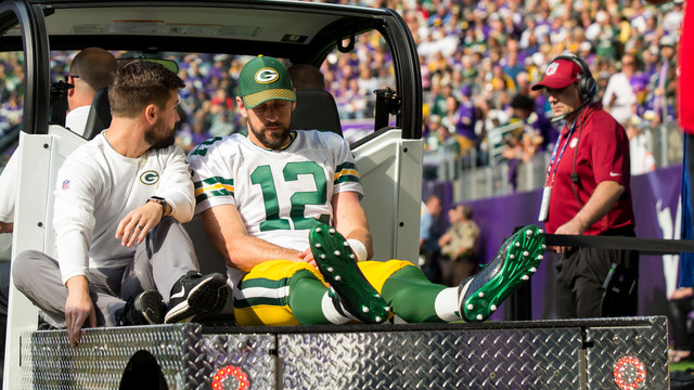 Report: Packers fear Aaron Rodgers suffered broken collarbone