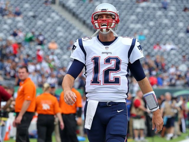 Brady surpasses Manning for most regular-season wins by a QB