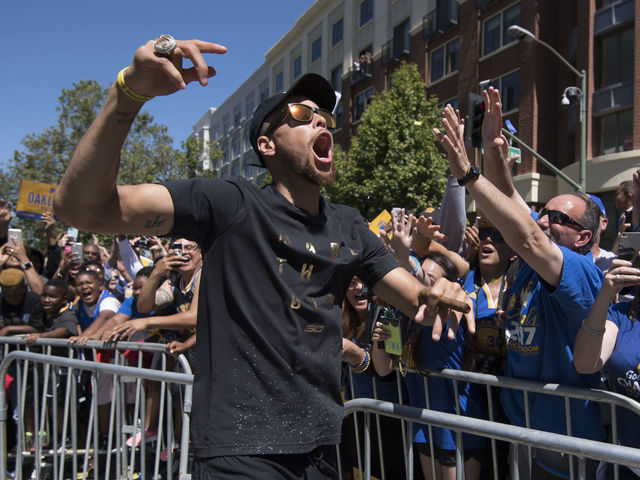 Curry wore championship ring 3 times, Kerr only once for Halloween