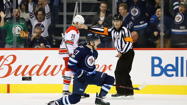 Ehlers rides 5-goal week to 1st star honors