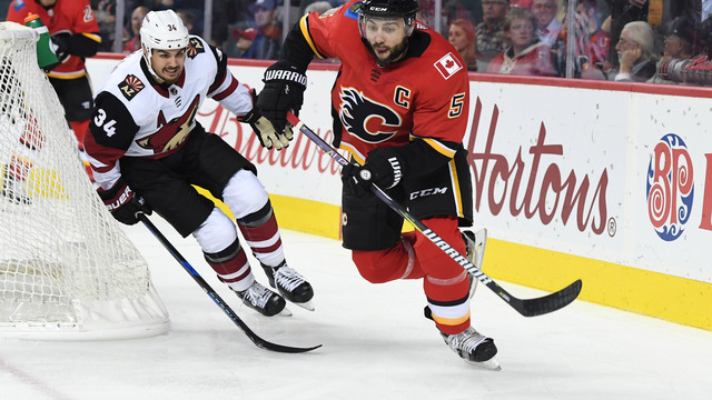 Coyotes' Rinaldo returns for 1st NHL game in 20 months