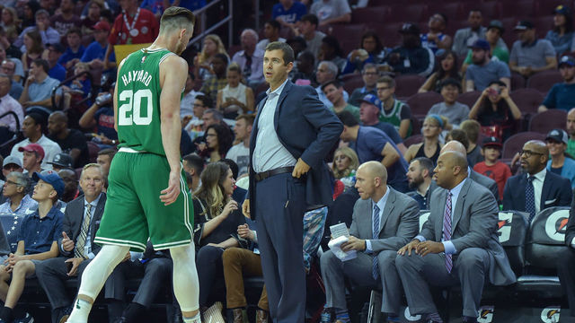 Gordon Hayward carted off after suffering gruesome leg injury