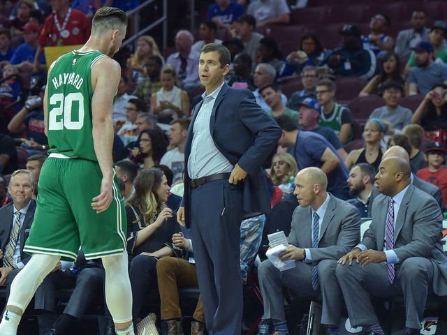 Gordon Hayward carted off after suffering gruesome leg injury