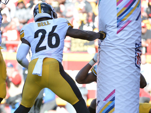 Steelers' Bell unaware that he couldn't use goal post as celebration prop