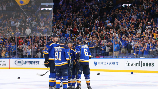 Schwartz's hat trick powers Blues past Blackhawks