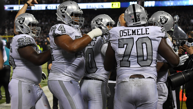 Raiders complete wild comeback to stun Chiefs on final play