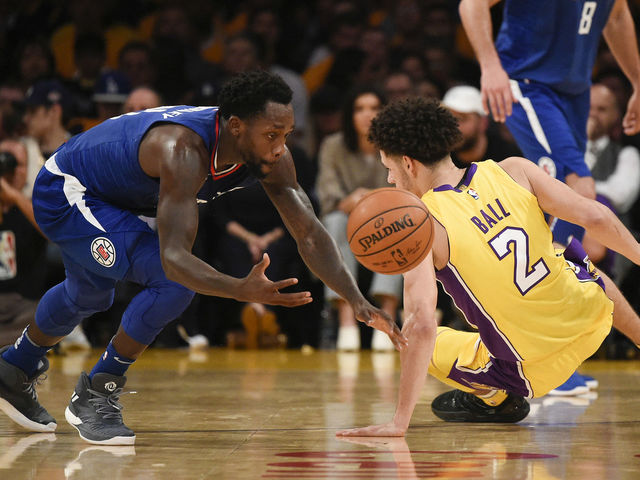 Patrick Beverley treats Lonzo Ball to miserable NBA debut