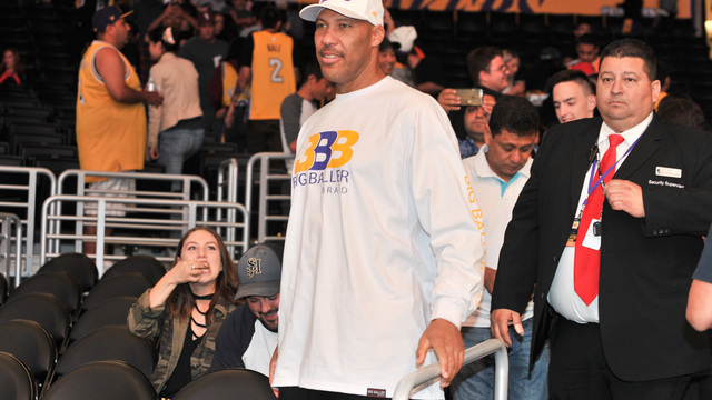 LaVar fires back after Lonzo's rough debut: 'Who is Patrick Beverley?'