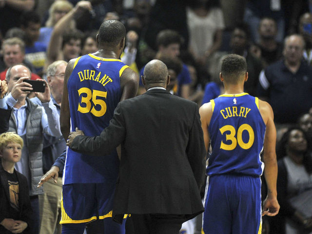 Curry, KD ejected after Steph throws mouth guard at ref