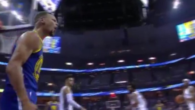 Watch: Curry throws mouthpiece toward ref, is ejected along with Durant