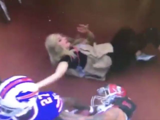 Watch: Mike Evans takes down sideline reporter after TD