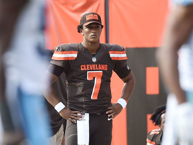 Kizer: Browns' flirtation with McCarron shows 'I need to step my game up'