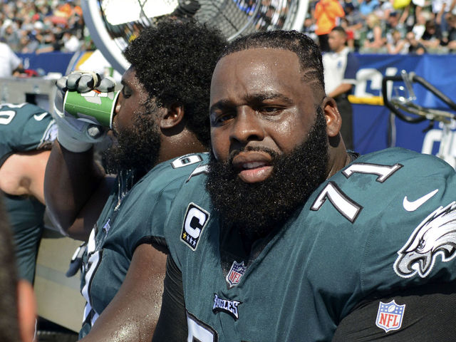 Eagles' Peters carted to locker room vs. Redskins with leg in air cast