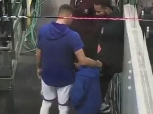 Watch: Steph Curry comforts Devin Harris' nephew after family tragedy