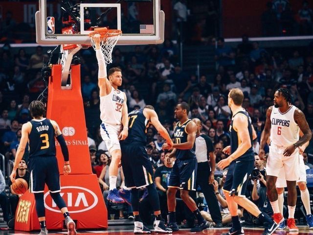 Twitter reacts to Griffin dunk with 'Chappelle's Show' Prince memes