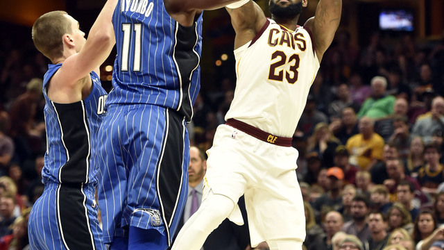 LeBron says elbow injury forced him to alter shot motion, for the better