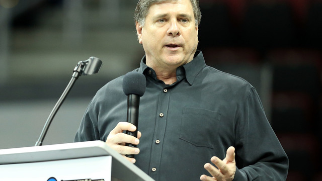 Louisville fires athletic director Tom Jurich